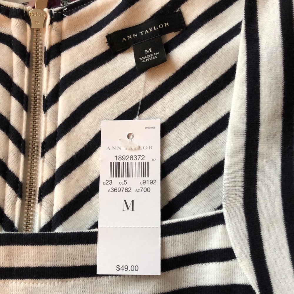 Ann Taylor Sleeveless Top - Picture 4 of 7